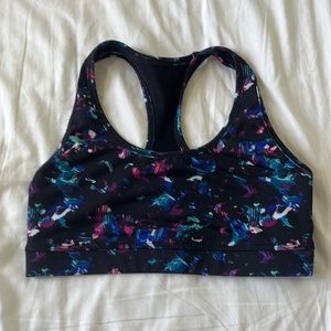 GAP sports bra. Like new. Size S